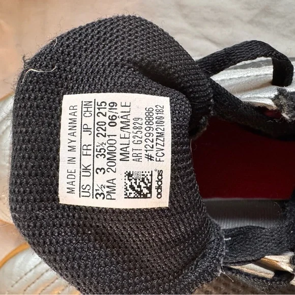 Adidas Kids Silver Black Indoor Soccer Cleats / Sneakers Sleek Design - Picture 5 of 5